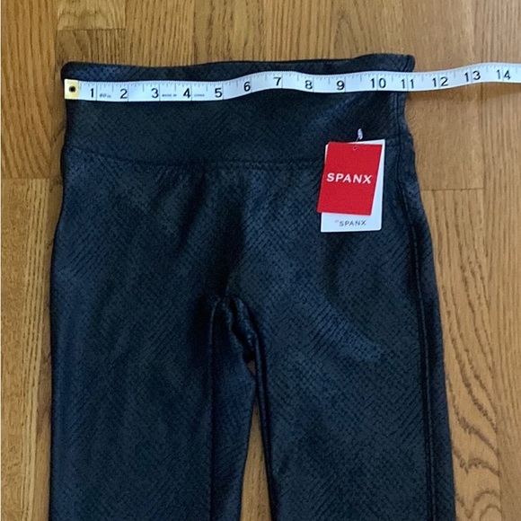 NWT SPANX Faux Leather Bike Shorts Black Metallic Snake Print Size XS - Picture 5 of 13